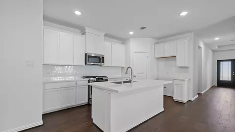 Kitchen - 506 Cotton Patch Dr, Willis, TX 77318 photo 2 of 5