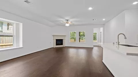 Living - 506 Cotton Patch Dr, Willis, TX 77318 photo 3 of 3