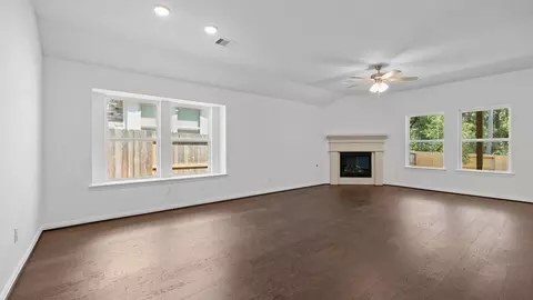 Living - 506 Cotton Patch Dr, Willis, TX 77318 photo 2 of 3