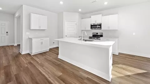 Kitchen - 5639 Thatcher Rd, Crestview, FL 32539 photo 1 of 7