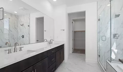 Bath - 758 E Lorca St, Mountain House, CA 95391 photo 5 of 6