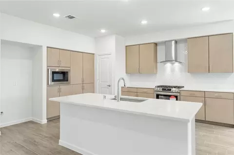 Kitchen - 112 Sweetwater Dr, Commerce, TX 75428 photo 2 of 5