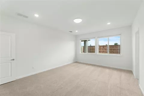 Bedroom - 112 Sweetwater Dr, Commerce, TX 75428 photo 1 of 11