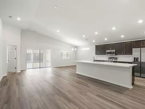 Living - 754 SW 77th Cir, Ocala, FL 34474 photo 2 of 3