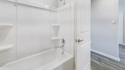 Bath - 114 Esson Dr, Maurice, LA 70555 photo 2 of 6