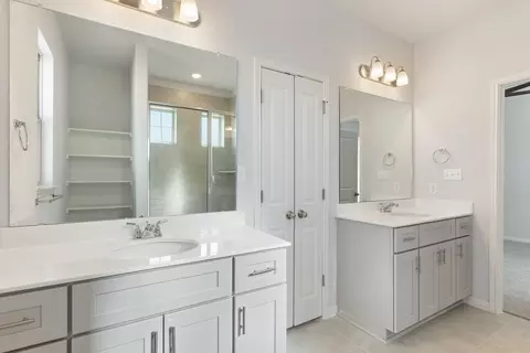 Bath - 168 Rieber Rd, Kyle, TX 78640 photo 2 of 6