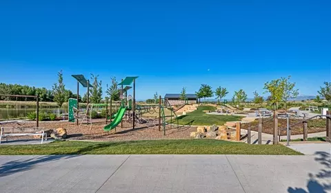 View/Area - 5566 Tamarack Ave, Longmont, CO 80504 photo 13 of 15