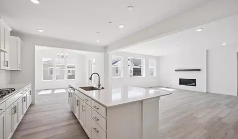 Kitchen - 5566 Tamarack Ave, Longmont, CO 80504 photo 1 of 5