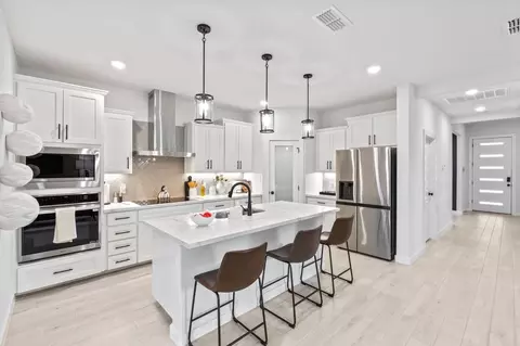 Kitchen - 2012 Hydrangea St, Weslaco, TX 78599 photo 9 of 9