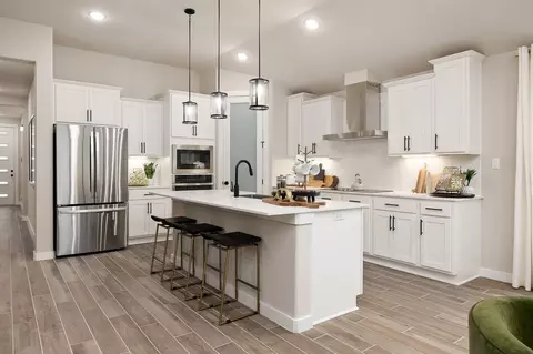 Kitchen - 2012 Hydrangea St, Weslaco, TX 78599 photo 3 of 9