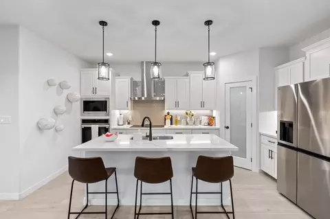 Kitchen - 2012 Hydrangea St, Weslaco, TX 78599 photo 6 of 9