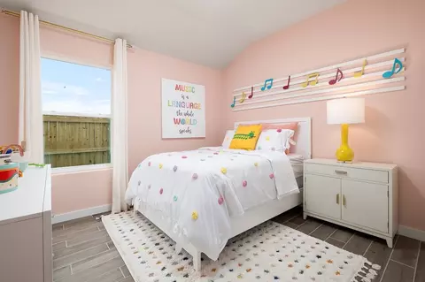 Bedroom - 2012 Hydrangea St, Weslaco, TX 78599 photo 2 of 6