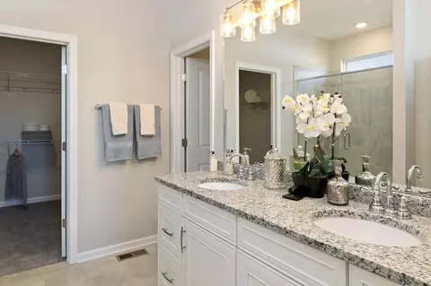 Bath - 6539 Creststone Ct, Plainfield, IN 46168 photo 3 of 7