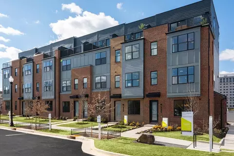 111 Warburton St, Alexandria, VA 22304