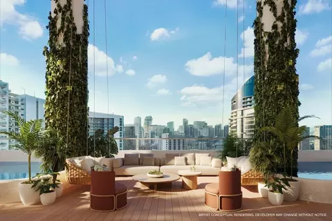 Exterior - 175 NE 10 St, Miami, FL 33132 photo 7 of 9