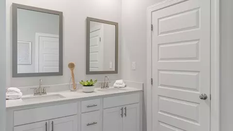 Bath - 719 Eagle Cv, Wetumpka, AL 36093 photo 1 of 10