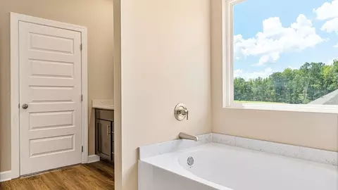 Bath - 719 Eagle Cv, Wetumpka, AL 36093 photo 5 of 10