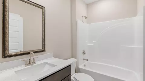 Bath - 719 Eagle Cv, Wetumpka, AL 36093 photo 9 of 10