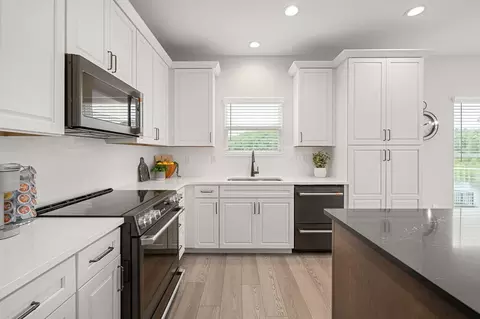 Kitchen - 986 Grandview Ln, Pacific, MO 63069 photo 3 of 15