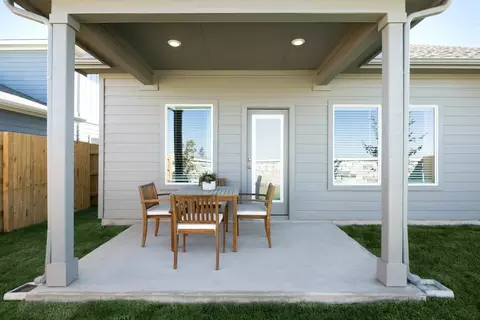 Exterior - 702 Universal Dr, Hutto, TX 78634 photo 2 of 2