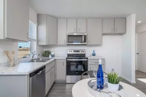 Kitchen - 21880 E 46th Pl, Aurora, CO 80019 photo 2 of 3