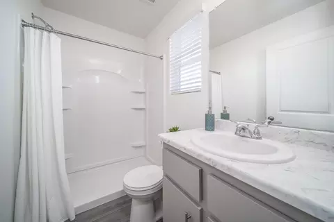 Bath - 21880 E 46th Pl, Aurora, CO 80019 photo 2 of 2