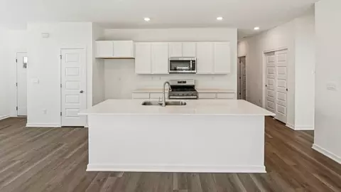 1084 Savannah Ln, Pingree Grove, IL 60140