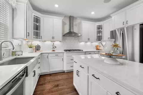 Kitchen - 215 Silk Oak Dr, Moncks Corner, SC 29461 photo 3 of 8