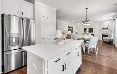 Kitchen - 215 Silk Oak Dr, Moncks Corner, SC 29461 photo 6 of 8