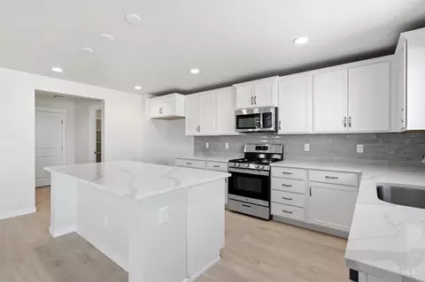 631 Dunmore Ave, Middleton, ID 83644