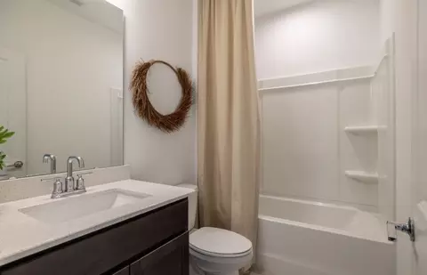 Bath - 3108 Pelican Ln, Durham, NC 27703 photo 3 of 4