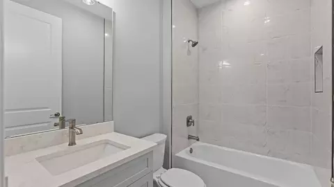 Bath - 14363 Hammock Oak St, Parrish, FL 34219 photo 2 of 3