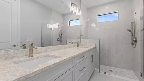 Bath - 14363 Hammock Oak St, Parrish, FL 34219 photo 1 of 3