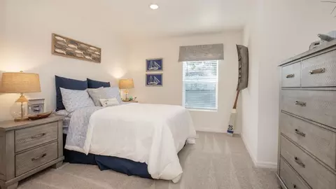 Bedroom - 2214 Elegant Mnr Cir, Edgewater, FL 32141 photo 2 of 2
