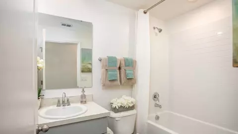 Bath - 2214 Elegant Mnr Cir, Edgewater, FL 32141 photo 1 of 4