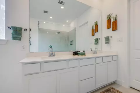 Bath - 1704 Casting Rdg, Mesquite, TX 75181 photo 6 of 7