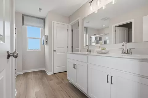 Bath - 1122 Brittany Dr, Delaware, OH 43015 photo 2 of 3
