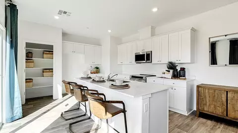 Kitchen - Mccutchen Rd & Progress Rd, Bakersfield, CA 93311 photo 1 of 8