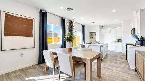 Dining - Mccutchen Rd & Progress Rd, Bakersfield, CA 93311 photo 3 of 3