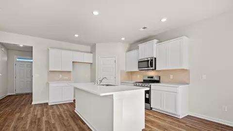 Entry Way - 408 Teamon Pointe Dr, Griffin, GA 30223 photo 2 of 4
