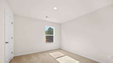 Bedroom - 408 Teamon Pointe Dr, Griffin, GA 30223 photo 5 of 10