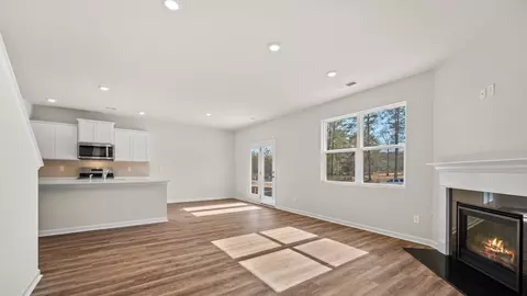 Living - 408 Teamon Pointe Dr, Griffin, GA 30223 photo 3 of 3