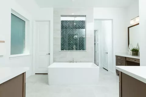 Bath - 17721 Coronation St, Conroe, TX 77302 photo 1 of 1