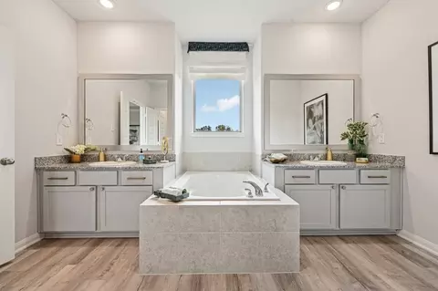 Bath - 23604 Charly Path, San Antonio, TX 78112 photo 3 of 4
