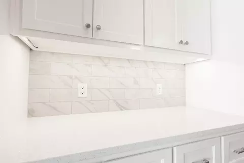 Kitchen - 932 Hydrangea Way, Edmond, OK 73034 photo 6 of 14