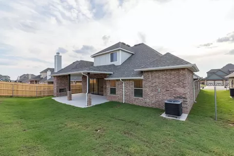Other - 932 Hydrangea Way, Edmond, OK 73034 photo 10 of 18