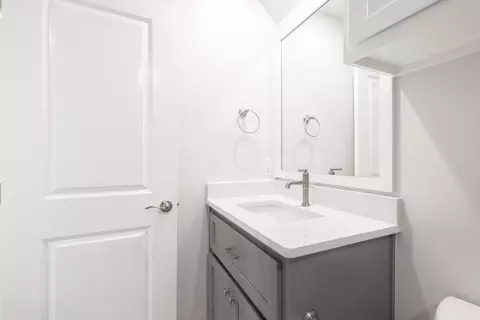 Bath - 932 Hydrangea Way, Edmond, OK 73034 photo 13 of 21
