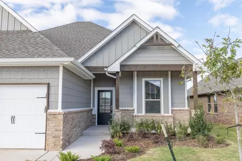 Exterior - 932 Hydrangea Way, Edmond, OK 73034 photo 25 of 37