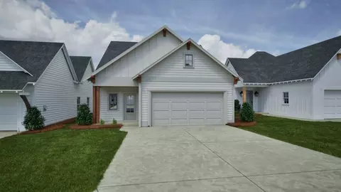 Exterior - 1004 Crossing Ct E, Valley, AL 36854 photo 2 of 10