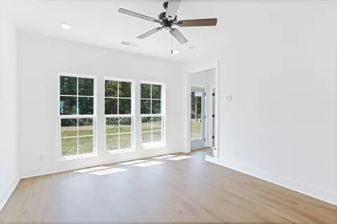 Living - 1004 Crossing Ct E, Valley, AL 36854 photo 2 of 2